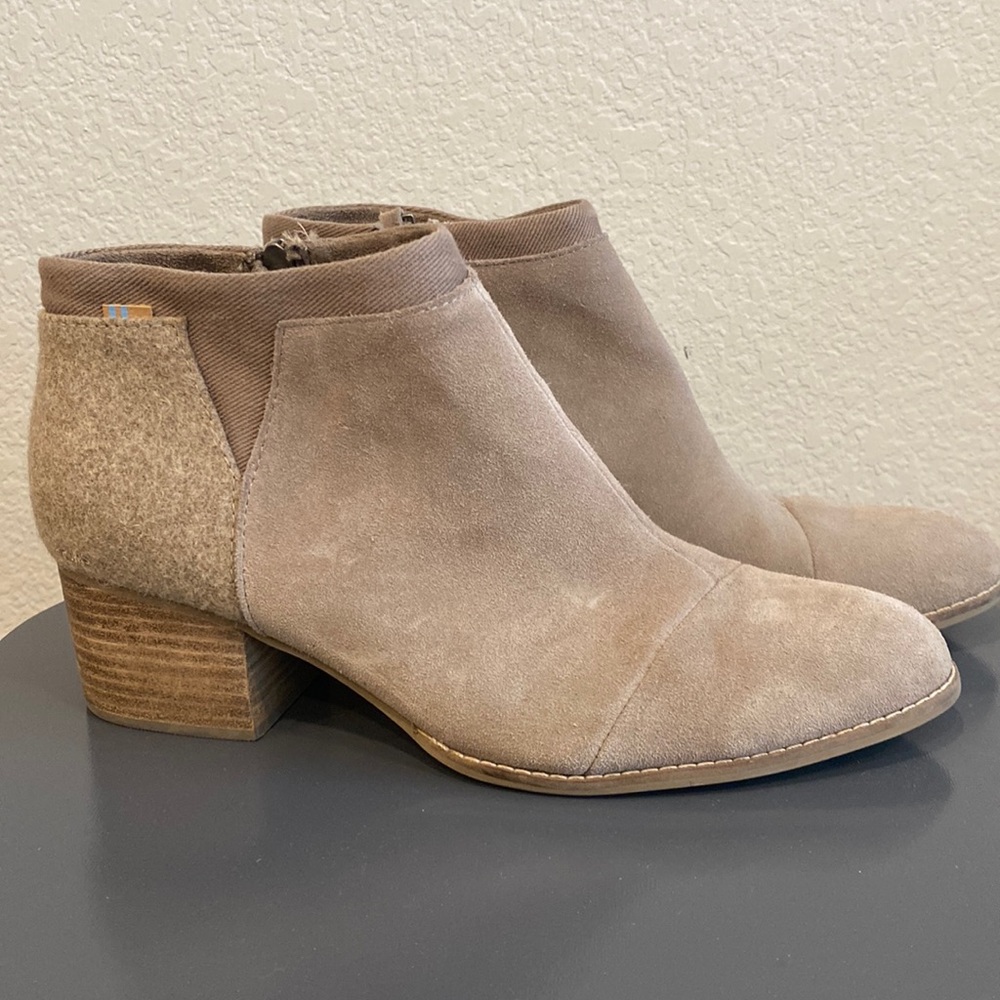 Toms Loren Suede and Wool boot. Size 11